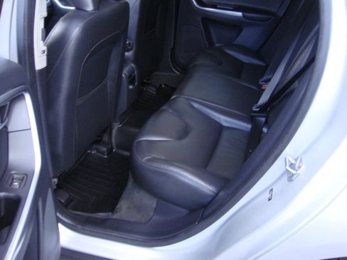 Used 2015 Volvo XC60 T6 AWD/4WD image 13