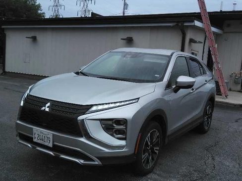 Used 2025 Mitsubishi Eclipse Cross SE AWD/4WD image 2