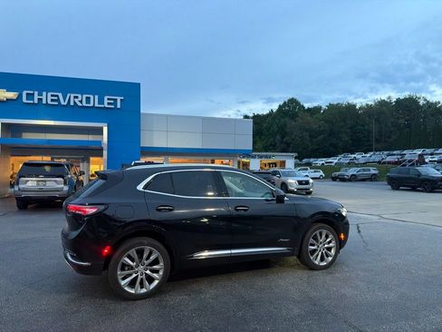 Used 2023 Buick Envision Avenir AWD/4WD image 2