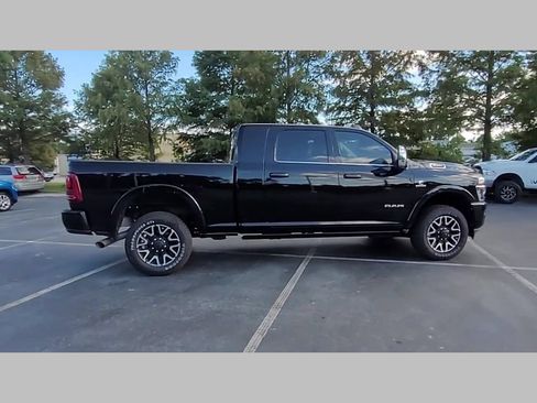 New 2025 RAM 2500 Limited AWD/4WD image 37