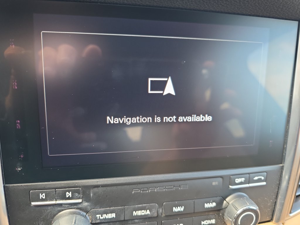 Used 2018 Porsche Macan AWD/4WD image 25