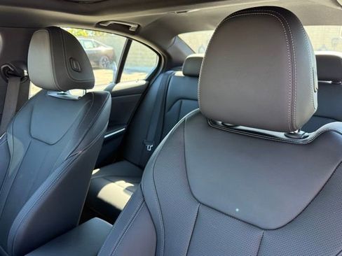 Used 2025 BMW 330i 330i w/ M Sport Package image 21