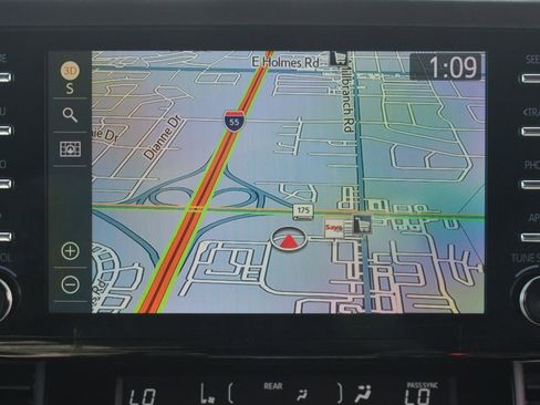 Used 2024 Toyota Sienna XSE w/ XSE Premium Package image 7