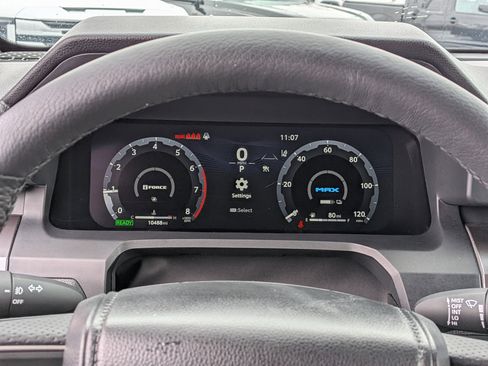 Certified 2025 Toyota Tacoma TRD Off-Road image 35