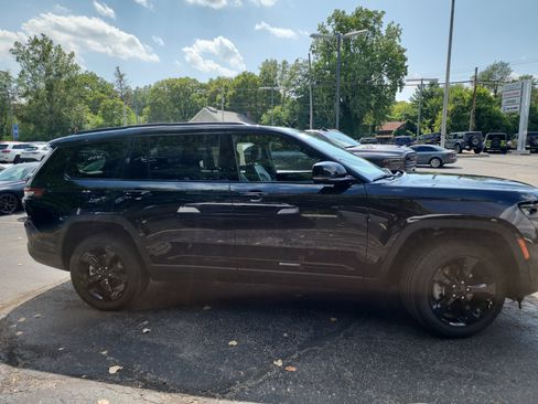 New 2025 Jeep Grand Cherokee L Altitude image 28