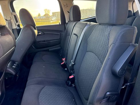 Used 2012 Chevrolet Traverse LT image 18