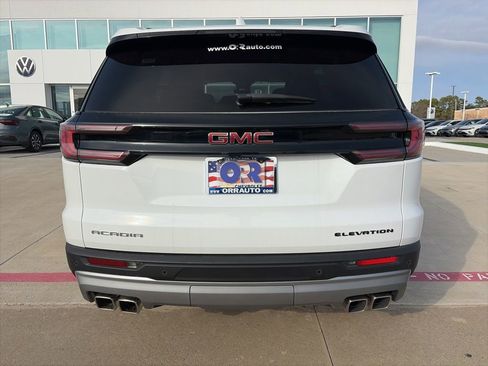 Used 2025 GMC Acadia Elevation image 5