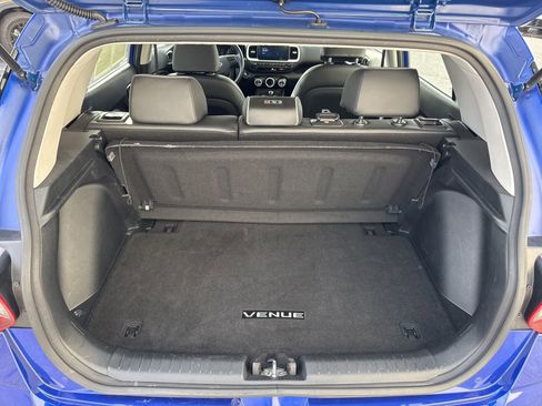 Used 2022 Hyundai Venue Limited w/ Cargo Package image 11