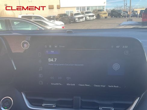 Used 2025 Chevrolet Equinox LT image 11