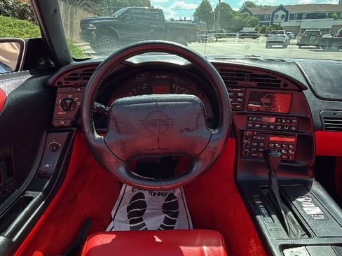 Used 1996 Chevrolet Corvette Coupe RWD image 25