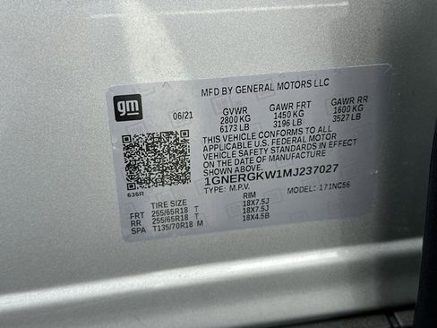 Used 2021 Chevrolet Traverse LT FWD image 36