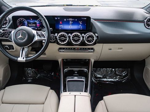 Certified 2025 Mercedes-Benz GLA 250 image 12