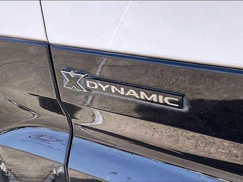 Used 2021 Land Rover Defender 110 X-Dynamic SE image 9