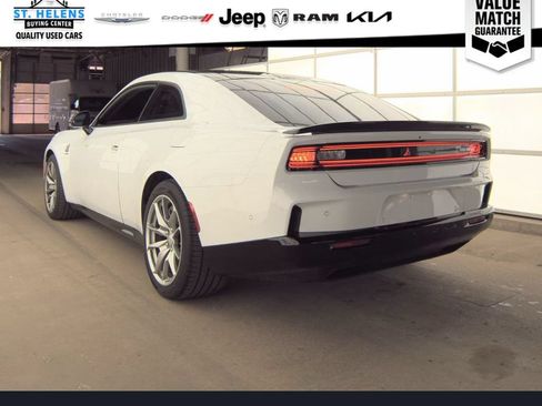 Used 2024 Dodge Charger Daytona Scat Pack w/ Plus Group AWD/4WD image 10