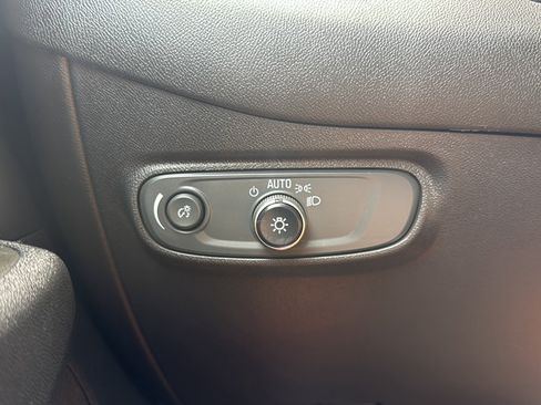 Used 2022 Chevrolet Equinox LT AWD/4WD image 29