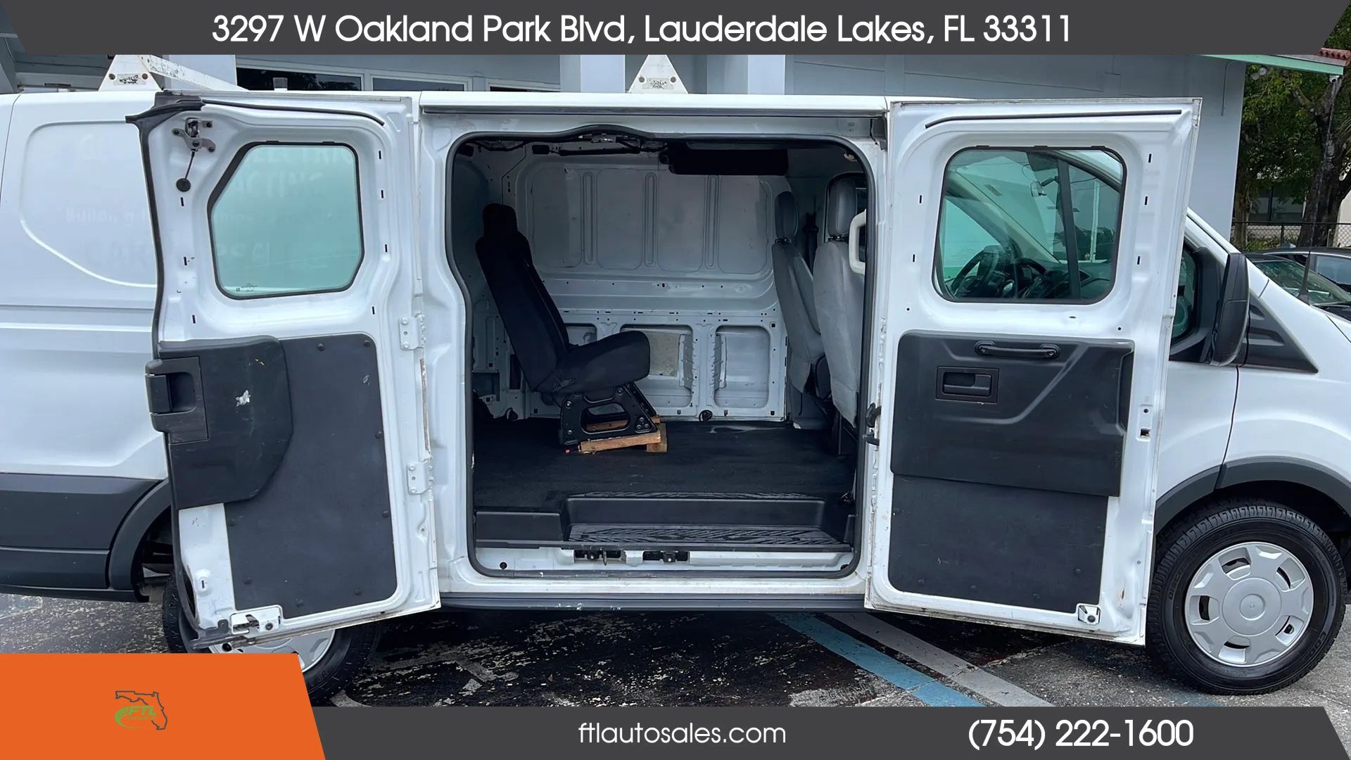 Used 2015 Ford Transit 150 130 Low Roof w/ Exterior Upgrade Package RWD image 31