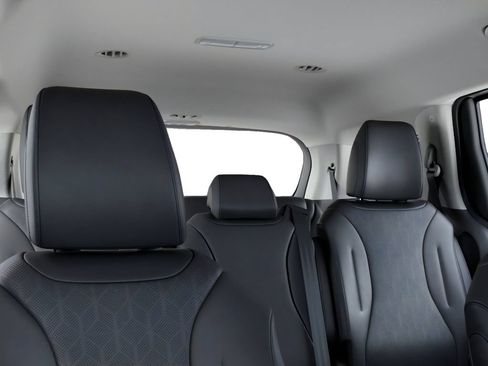 New 2026 Kia Carnival FWD image 27
