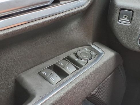 Used 2025 GMC Sierra 1500 Elevation image 38