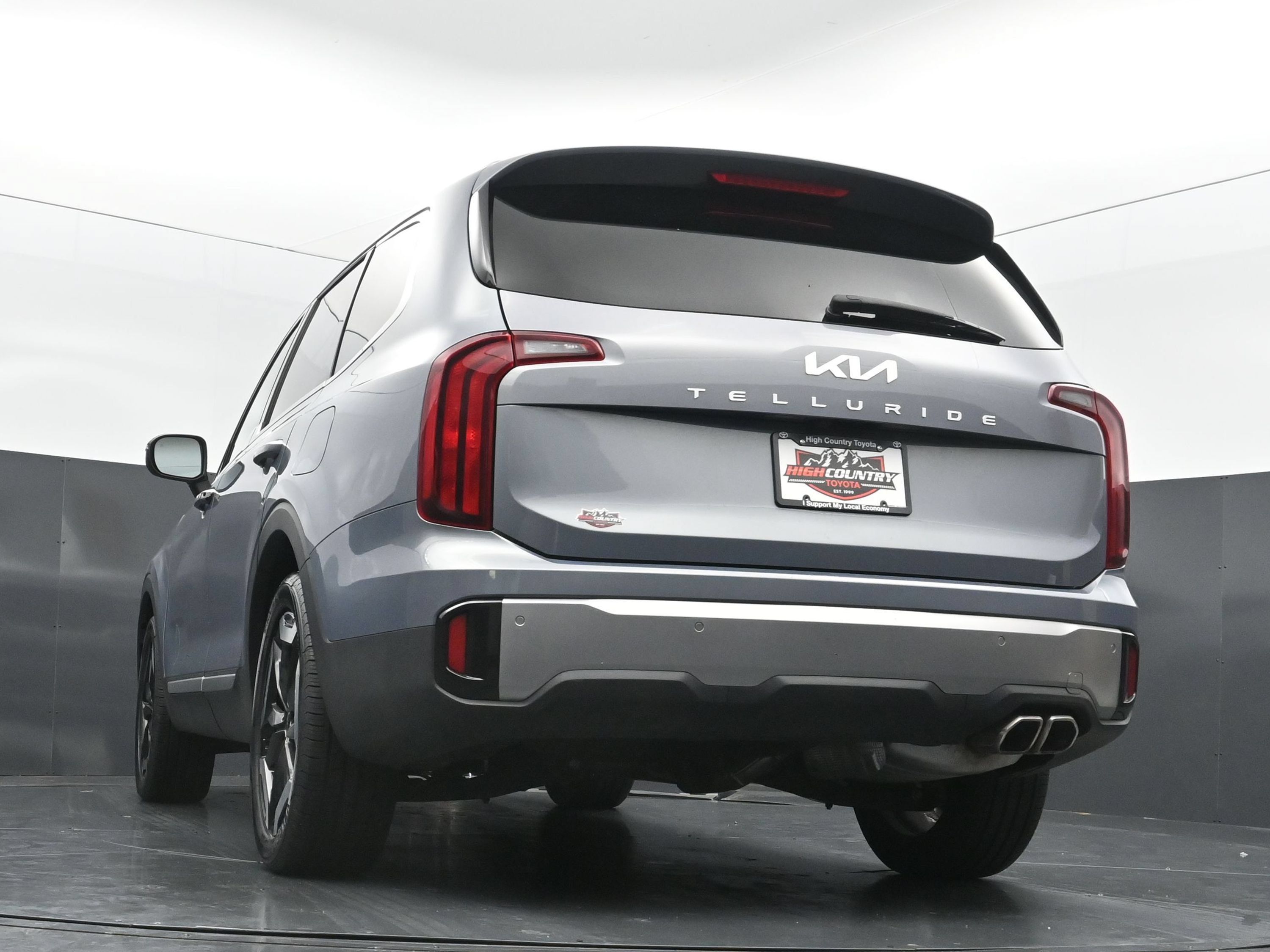 Used 2025 Kia Telluride S FWD image 39