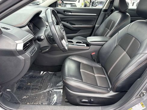 Used 2024 Nissan Altima 2.5 SR FWD image 29