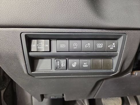 Used 2023 Toyota Tundra Limited AWD/4WD image 30