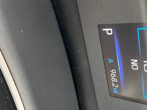 Used 2023 Toyota Corolla SE FWD image 5