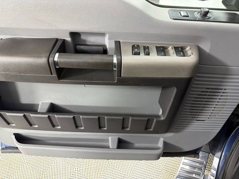 Used 2016 Ford F250 XLT w/ XLT Premium Package image 10