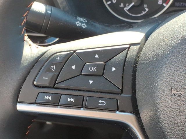 Certified 2025 Nissan Sentra SR FWD image 24