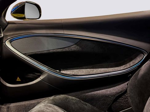 New 2026 McLaren Artura image 14