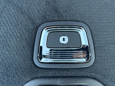 Certified 2025 Mercedes-Benz GLC 300 image 15