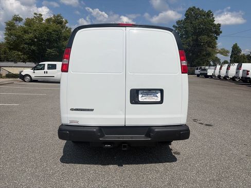Used 2020 Chevrolet Express 2500 Extended w/ Enhanced Convenience Package RWD image 8