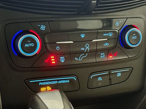 Used 2019 Ford Escape SEL image 20