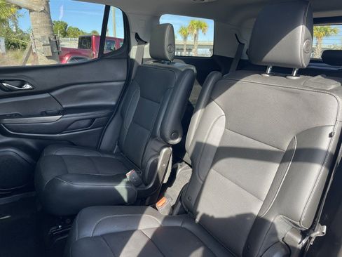 Used 2019 GMC Acadia SLT w/ Black Edition image 11