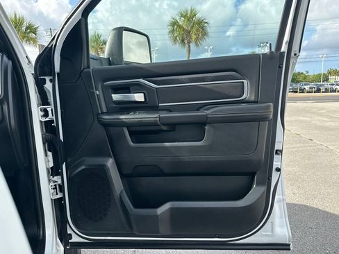 Used 2025 RAM 2500 Big Horn AWD/4WD image 18