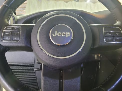 Used 2016 Jeep Wrangler Unlimited Sahara w/ Dual Top Group image 29