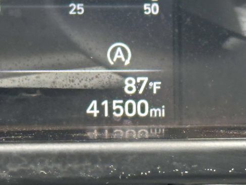 Used 2023 Hyundai Elantra SE FWD image 23