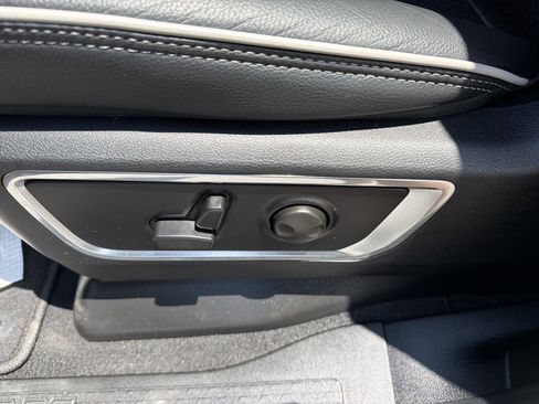 Used 2026 RAM 1500 Laramie AWD/4WD image 16