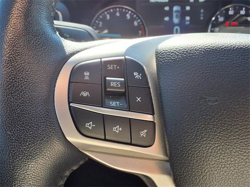 Used 2022 Ford Explorer XLT w/ Equipment Group 202A image 14