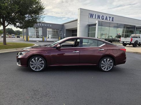 Used 2023 Nissan Altima 2.5 SL AWD/4WD image 2
