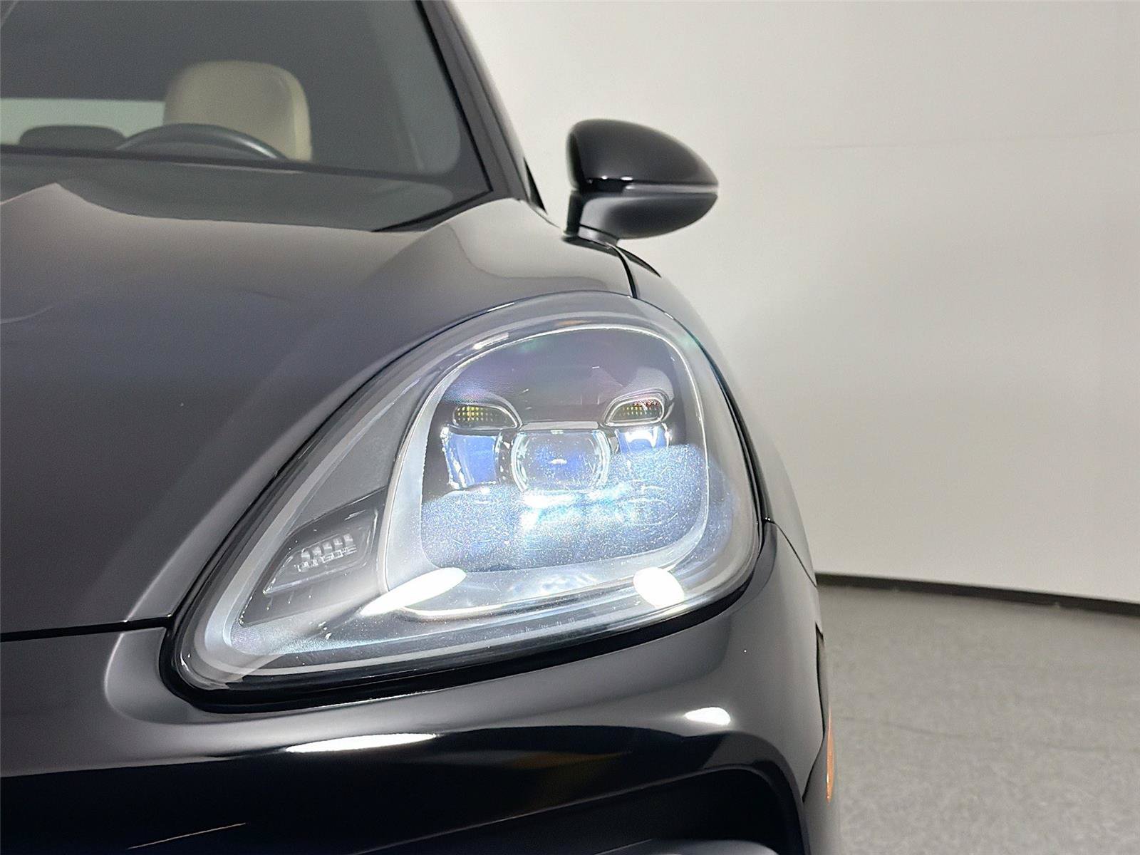 Certified 2022 Porsche Cayenne Platinum Edition AWD/4WD image 15