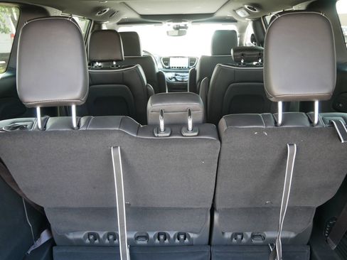 New 2026 Chrysler Pacifica Limited w/ S Appearance Package FWD image 11