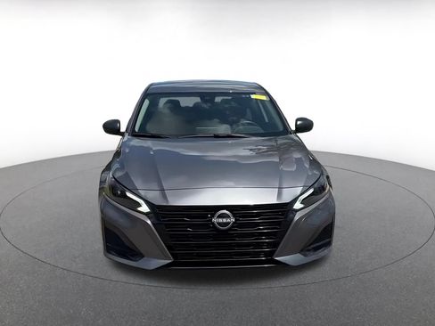 Used 2026 Nissan Altima 2.5 SV FWD image 2