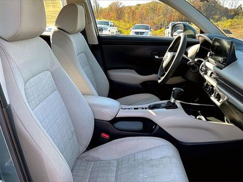 Used 2023 Honda HR-V LX image 22