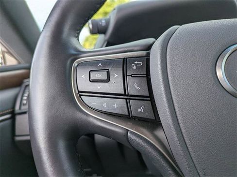 Certified 2025 Lexus ES 300h w/ Premium Package image 25