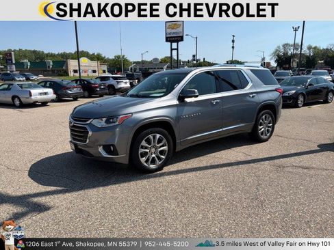 Used 2020 Chevrolet Traverse Premier w/ LPO, Floor Liner Package AWD/4WD image 1