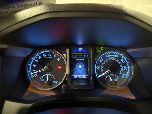 Used 2022 Toyota Tacoma TRD Sport w/ TRD Premium Sport Package AWD/4WD image 22