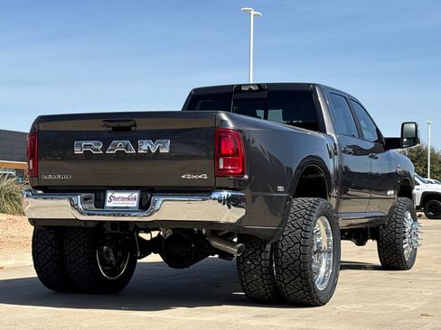 New 2026 RAM 3500 Laramie AWD/4WD image 9