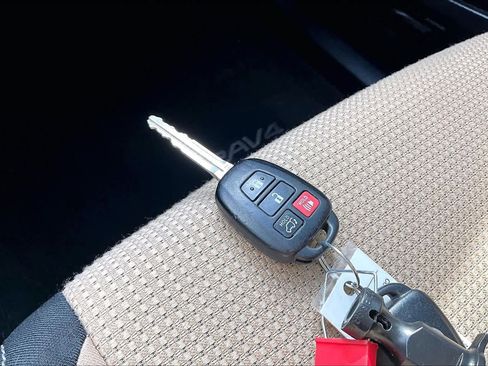 Used 2016 Toyota RAV4 XLE image 14