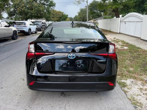 Used 2021 Toyota Prius LE FWD image 7