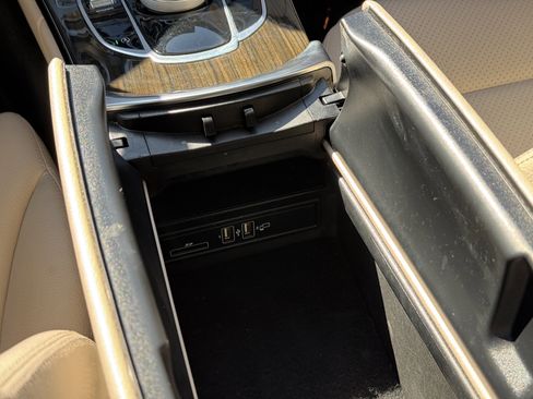 Used 2018 Mercedes-Benz C 300 Sedan w/ Parking Assist Package image 22